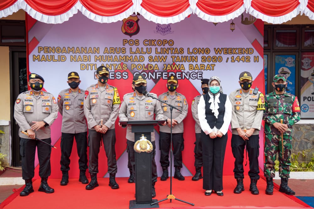 Kunjungi Purwakarta, Wakapolri Imbau Masyarakat Liburan di Rumah Saja