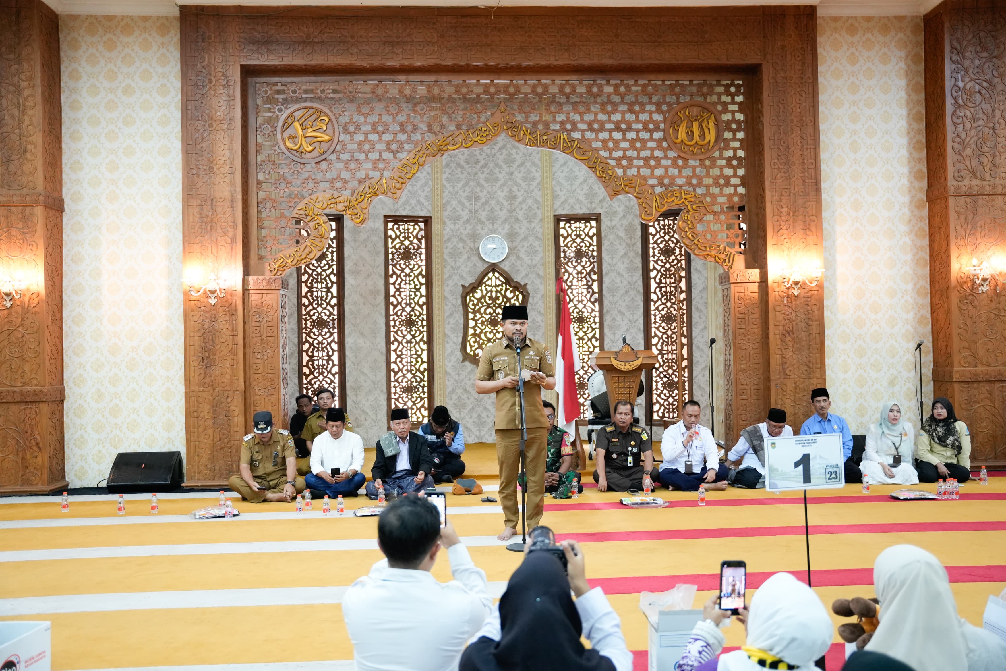 Sambutan Hangat Abang Ijo untuk Jemaah Haji yang Pulang dari Tanah Suci