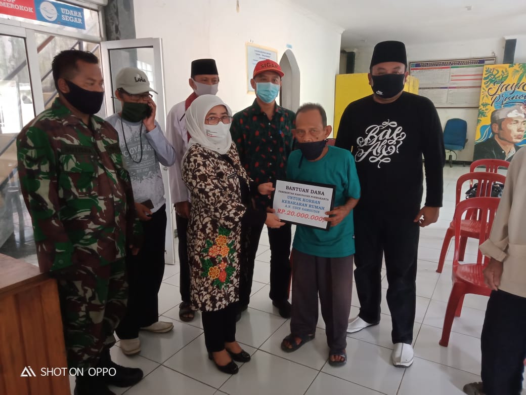 Pemkab Purwakarta Salurkan Bantuan untuk Korban Kebakaran Sumurugul