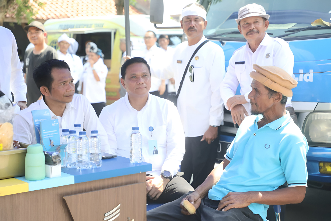 Ciherang Lebih Dekat: Om Zein Bawa Pelayanan Publik ke Pelosok Desa