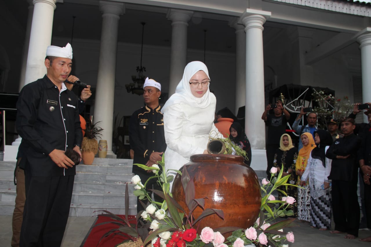 Lestarikan Sumber Mata Air, Pemkab Gelar Muru Indung Cai