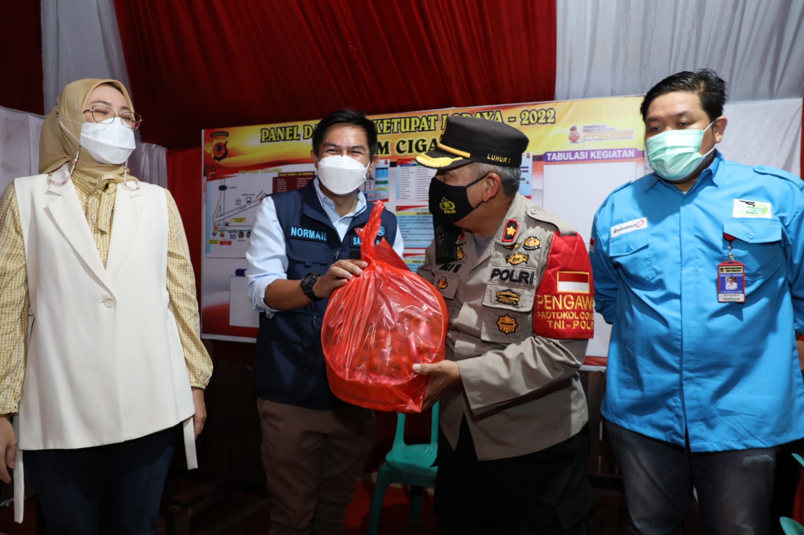 Malam Takbiran, Bupati Purwakarta Monitoring Posko Mudik