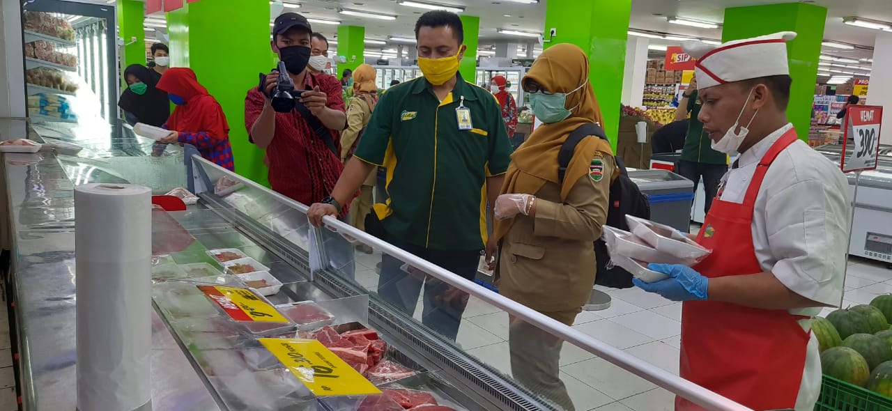 Diskanak Purwakarta Pastikan Stok Daging Layak Konsumsi