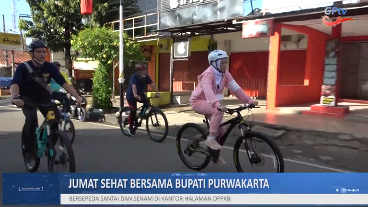 JUMAT SEHAT BERSAMA AMBU ANNE RATNA MUSTIKA, BERSEPEDA DAN BERCENGKRAMA BERSAMA ATLET SEPATU RODA