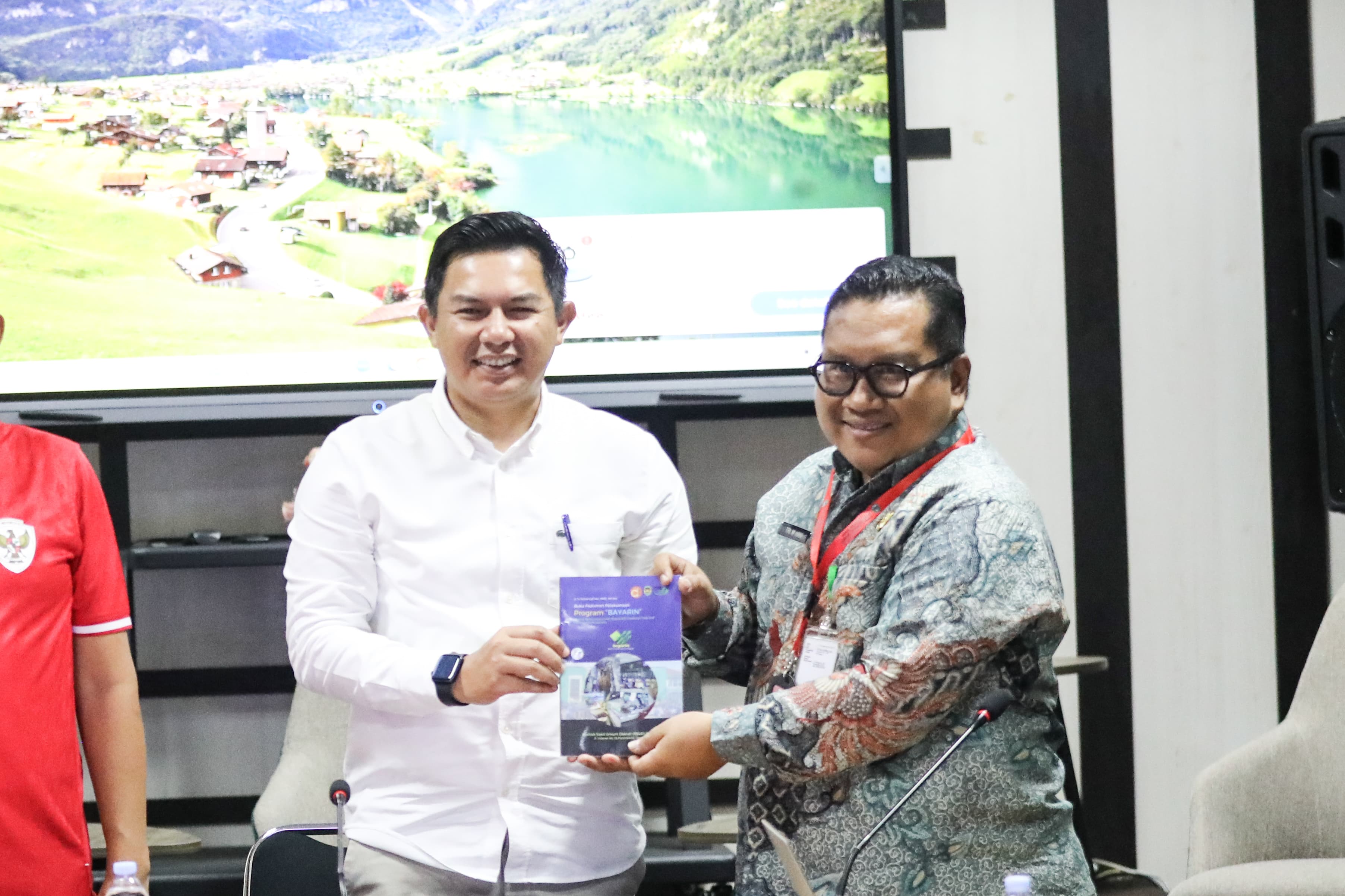 Gotong Royong Ala Purwakarta: Program BAYARIN Ringankan Beban Iuran BPJS Warga