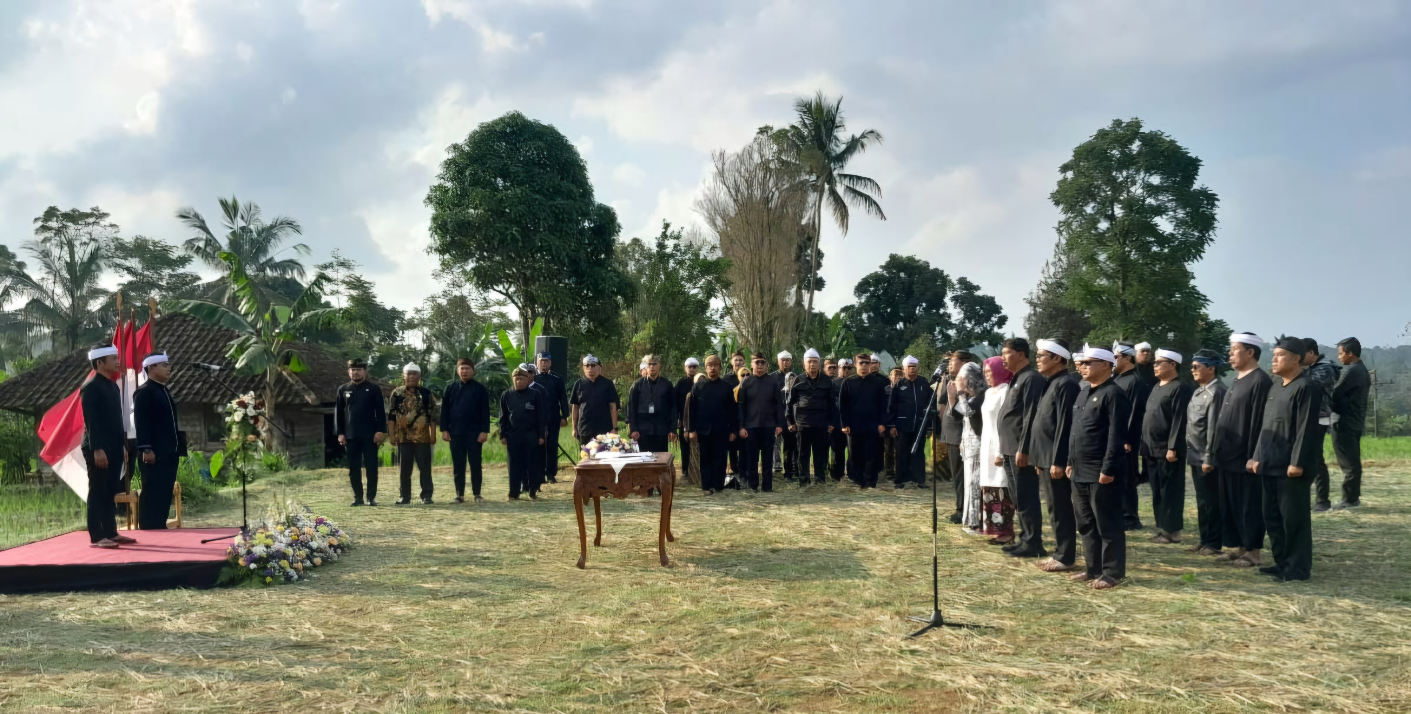 Om Zein Rotasi 14 Pejabat Eselon II, Pelantikan Dilakukan di Area Persawahan Kiarapedes