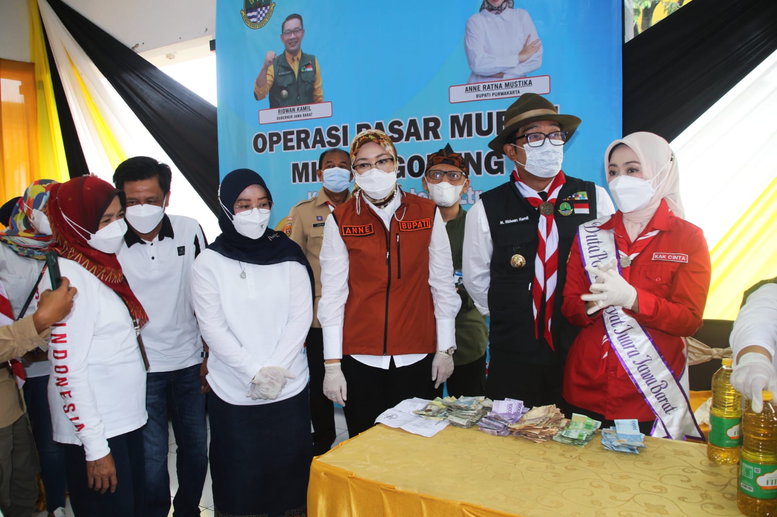Operasi Pasar Minyak Murah di Purwakarta, Pemerintah Gelontorkan 7.200 Liter Minyak Goreng