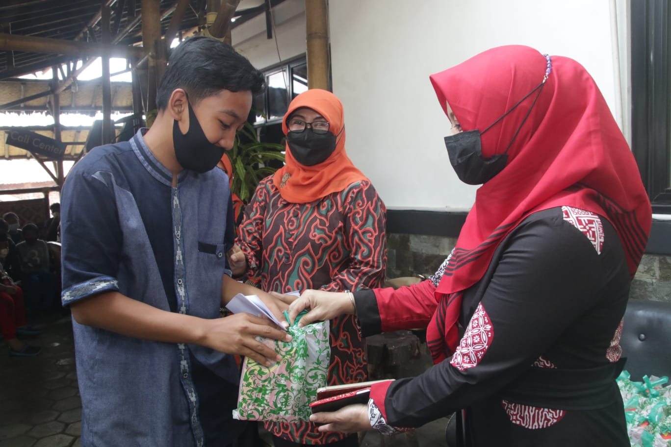 Muharram Saat Pandemi, Diskominfo Purwakarta Santuni Puluhan Anak Yatim