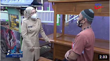 Pemkab Beri 60 Gerobak Angkringan Bagi Pedagang Keliling di Purwakarta