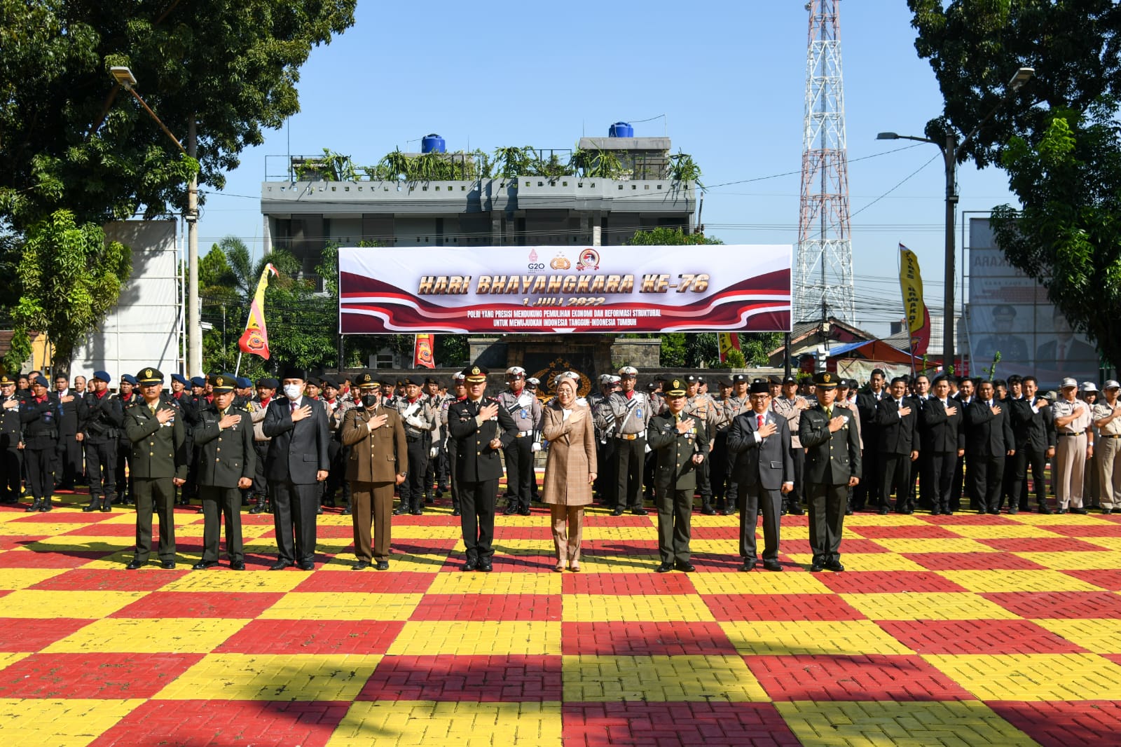 Ambu Anne: Terimakasih Bhayangkara   