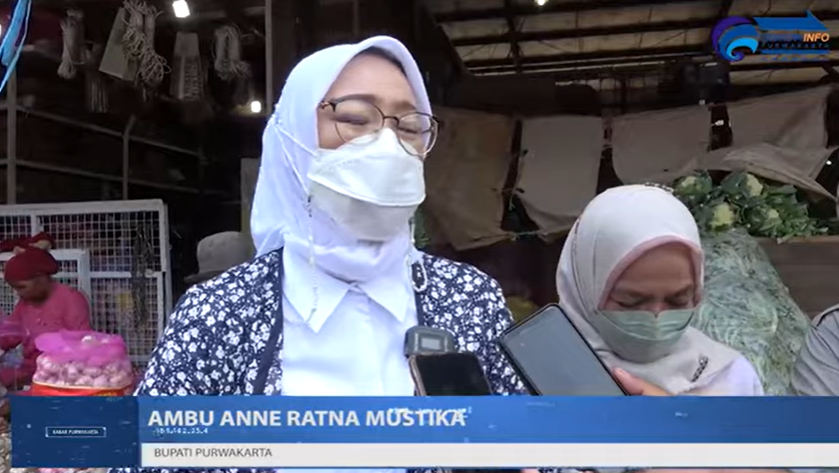 BUPATI PURWAKARTA TINJAU HARGA SAYURAN DI PASAR INDUK CIKOPO
