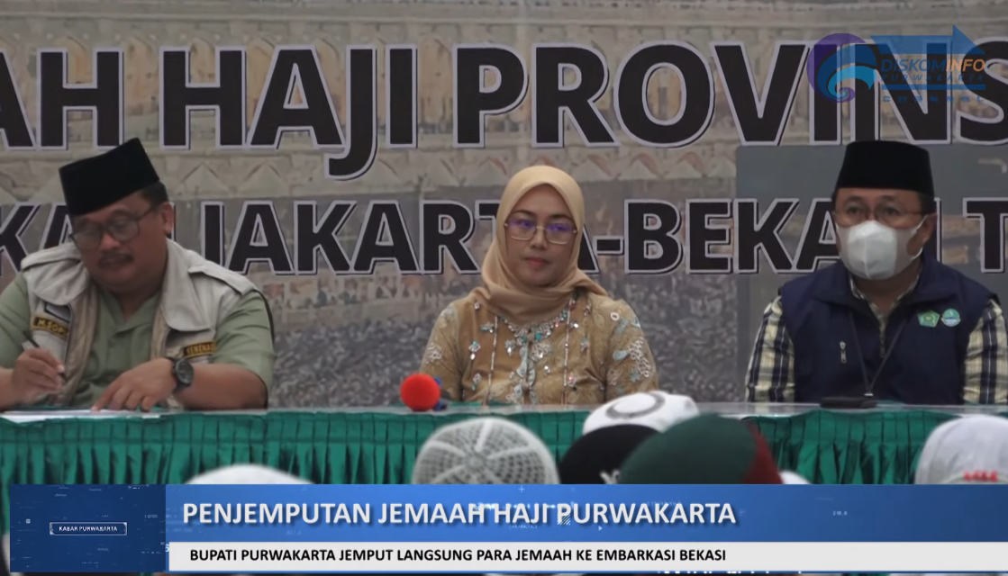 BUPATI PURWAKARTA JEMPUT LANGSUNG KEPULANGAN JEMAAH HAJI KE EMBARKASI BEKASI